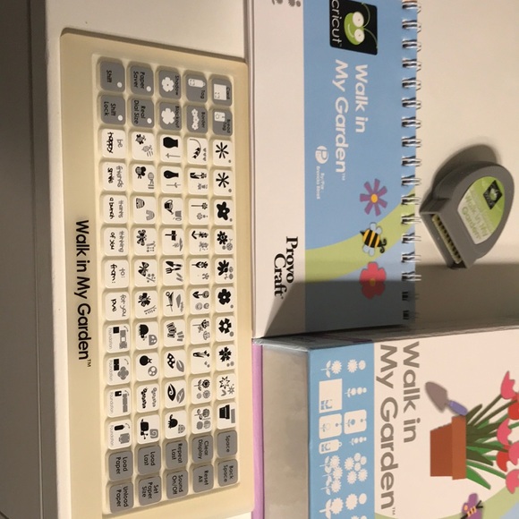 Cricut Hand Craft Card-making Cartridge Walk in My Garden Cartridge Fina… - Picture 5 of 9